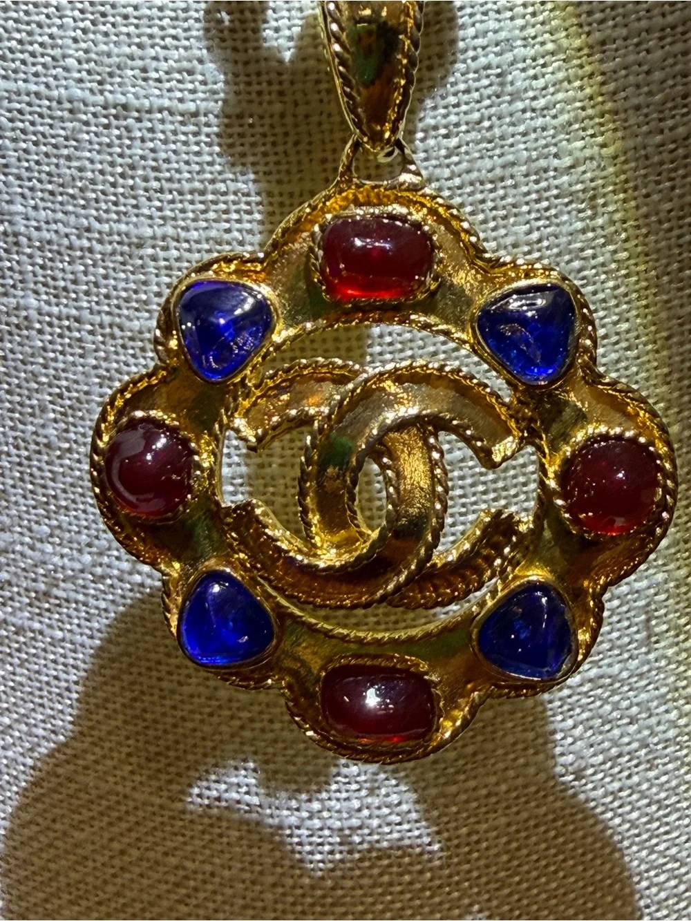 CHANEL RARE Gold-Plate Gripoix Pendant Necklace